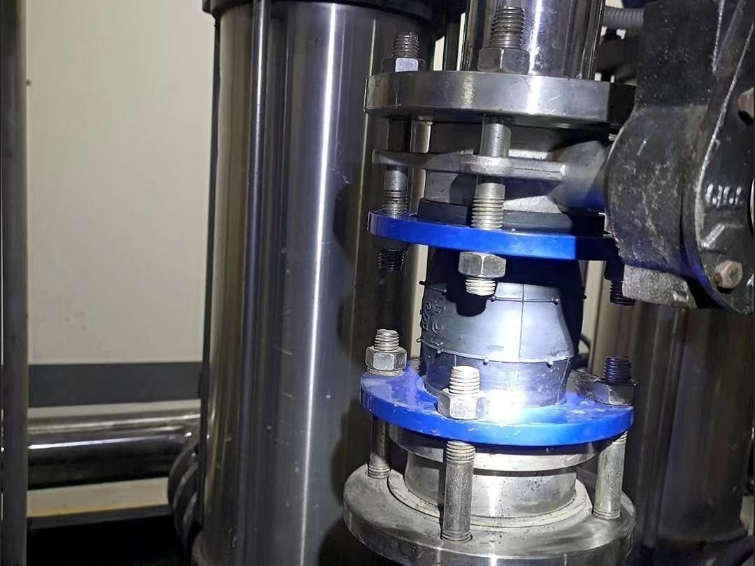 Rubber expansion joints play a role in the pipeline