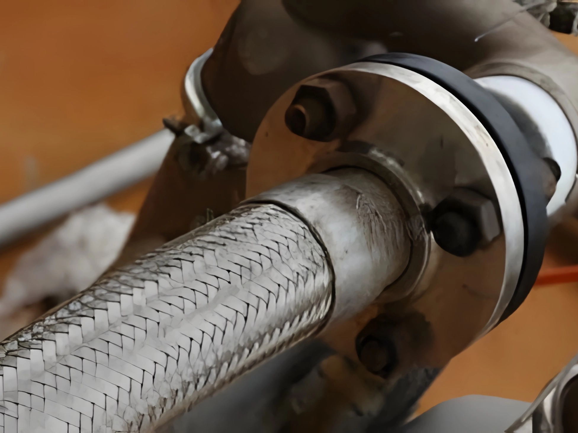 Metal-braided-hose-in-steam-systems